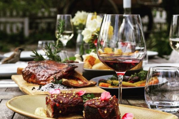 Mora Wines & Kitchen